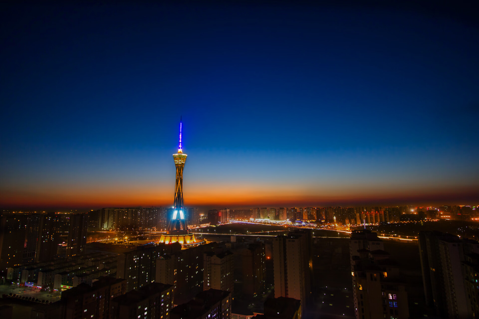 媒体关注青训发展，呼吁加大投入，媒体关注青训发展,呼吁加大投入力度