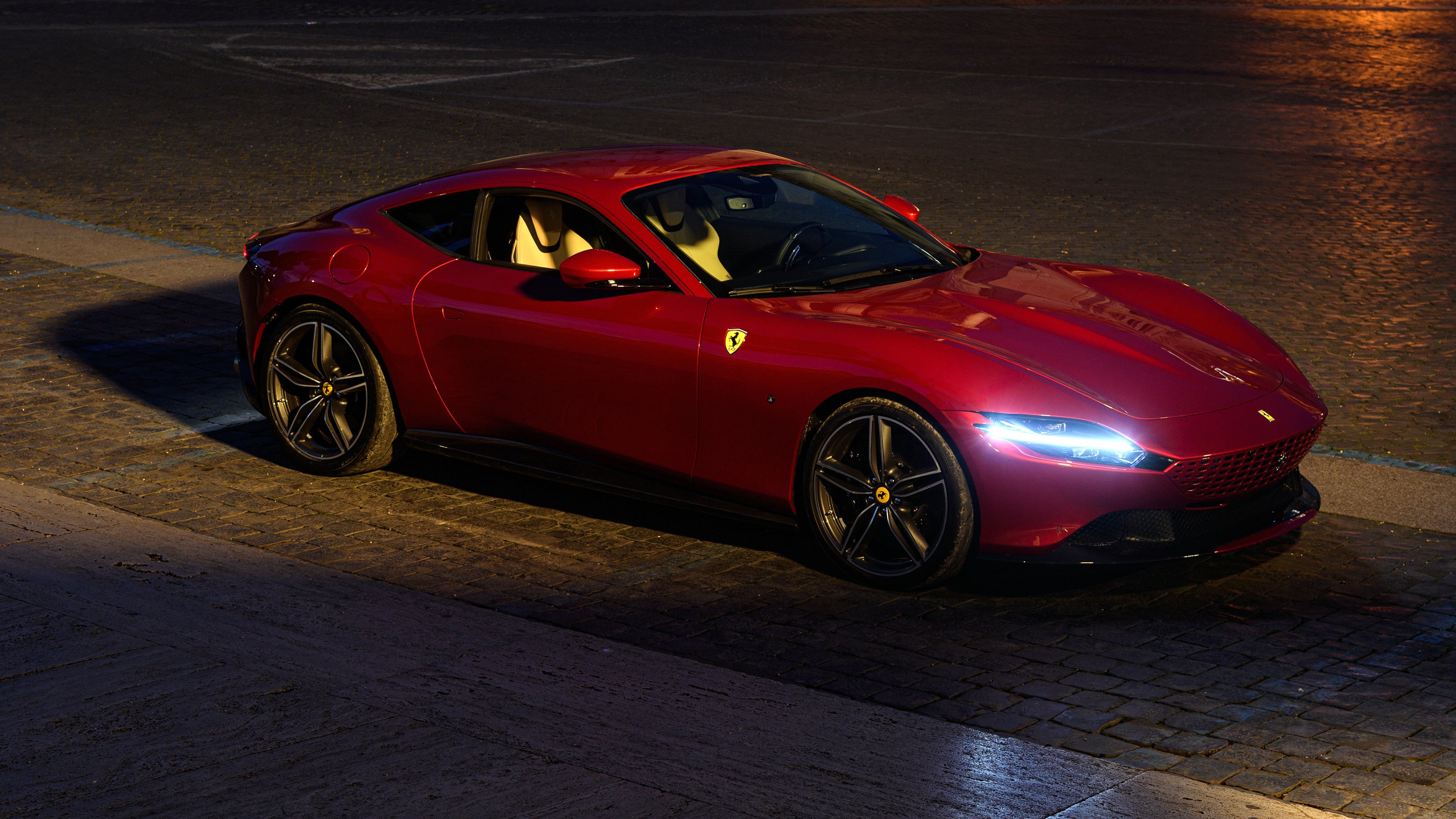 意外田径赛道湿滑致多人摔倒,田径比赛失误集锦