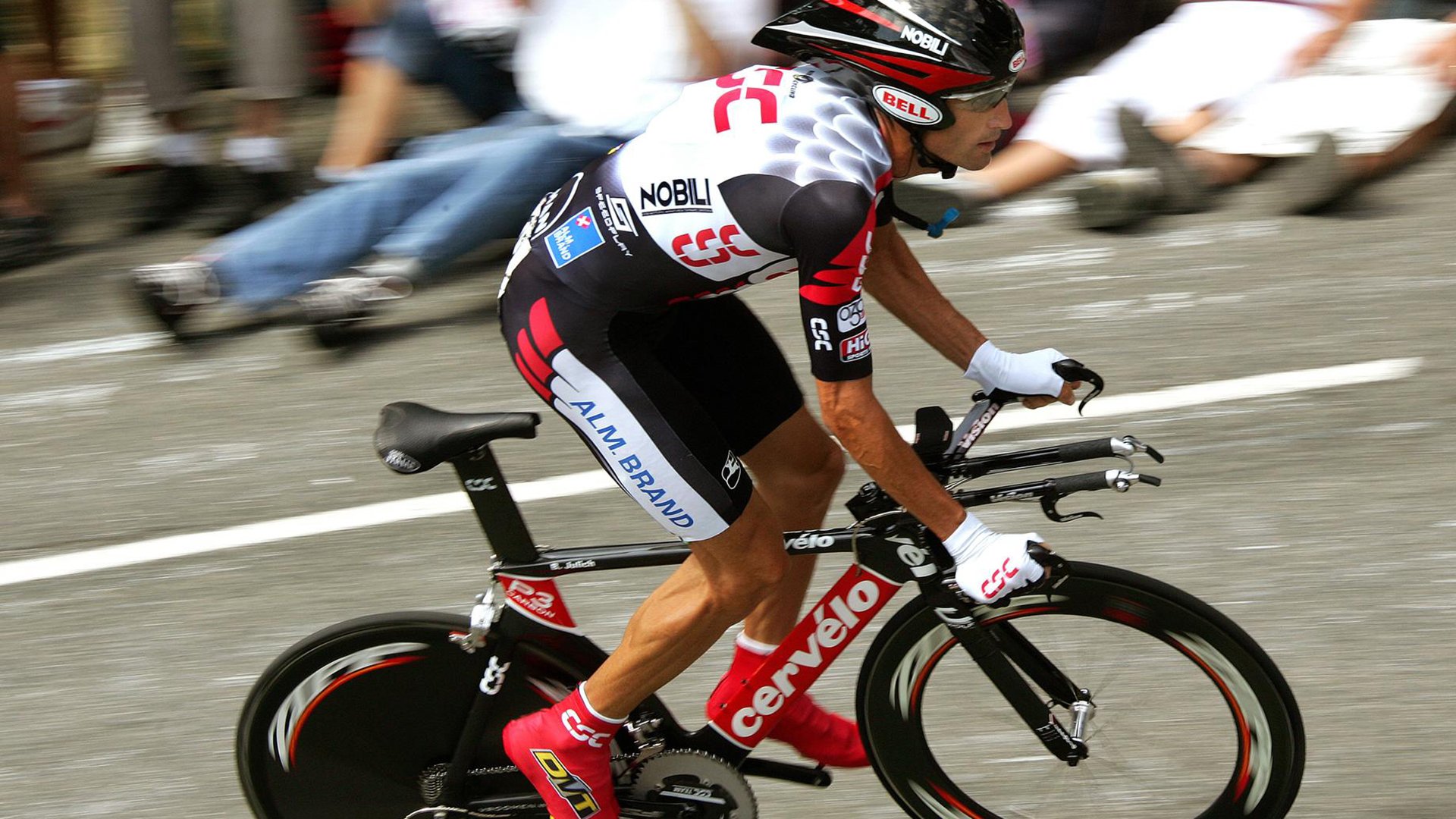 欧冠“星光熠熠”：年度最佳球员是谁？，欧冠最佳阵容颁奖